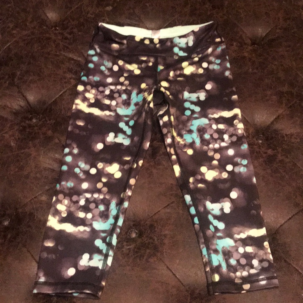 Girls size 12 Ivivva Capri length pants
